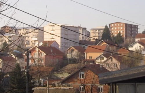 Čudan CRNI DIM iznad Železnika: Nešto puklo kod škole, čula se eksplozija? (FOTO)