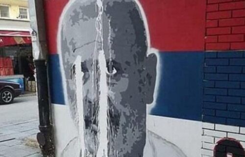 Sramota! Kome smeta heroj? Uništen mural doktora Miodraga Lazića (FOTO)