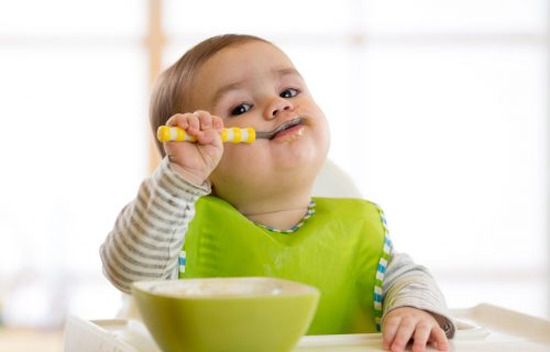 Primenite BRAT dijetu i stomak će joj se oporaviti: Šta sme da jede beba koja ima DIJAREJU?