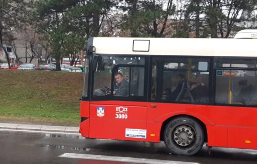 Pretučen vozač autobusa u Sremčici