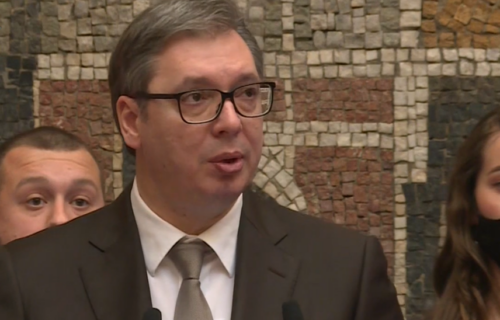 Predsednik Vučić se obratio diplomcima medicinskog fakulteta: Želimo da najbolji budu u Srbiji!