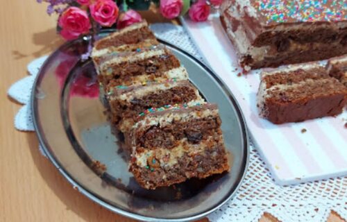 Ne može sočnije: Fantastičan kolač sa pečenim orasima i belom čokoladom (RECEPT+VIDEO)