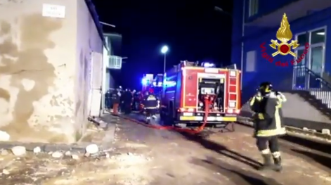 TRAGEDIJA u Italiji: U rušenju zgrade najmanje dve osobe poginule, u toku spasilačka AKCIJA (VIDEO)
