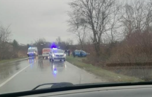 UŽAS kod Salakovca: U teškoj saobraćajnoj nesreći POGINUO muškarac (FOTO)