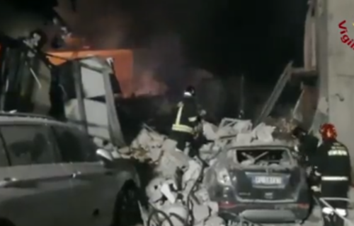 Užasan PRIZOR nakon urušavanja zgrade u Italiji: Sedam ljudi nestalo, među njima i DECA (FOTO+VIDEO)
