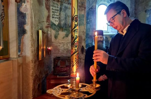 Predsednik Vučić obećao i novi put: Pomažemo manastir, u sredu leže 300.000