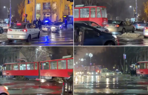 HAOS kod Pravnog fakulteta: Tramvaj izleteo iz šina, saobraćaj u KOLAPSU (FOTO/VIDEO)