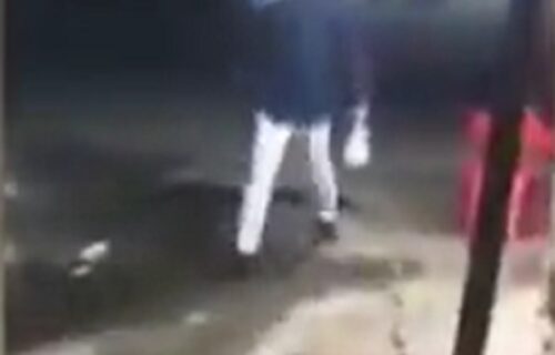 Zaustavio voz i otišao da kupi JOGURT: Kad se vratio, sačekalo ga je neprijatno iznenađenje (VIDEO)