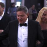 U ruci nosio poklone i piće od 1000 evra: Piksi došao kod Lepe Brene na slavu