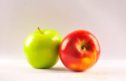 Jednostavan način da otkrijete da li su jabuke PRSKANE, a treba vam samo jedna stvar (VIDEO)