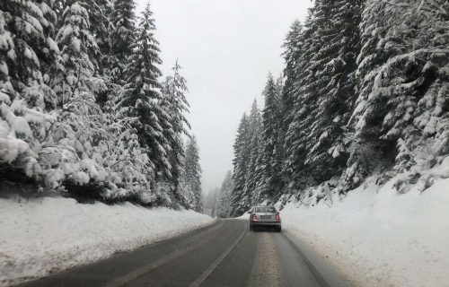 UPOZORENJE za vozače: Smanjite brzinu, snežne padavine otežavaju kretanje ovog jutra