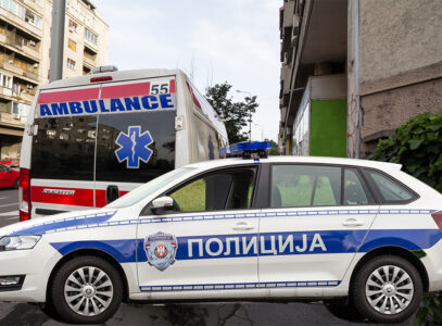 Teška NESREĆA kod Grocke: Vozač POGINUO na mestu, devojka teško povređena