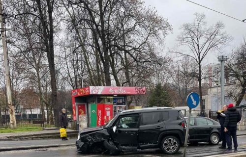 STRAŠAN sudar na Voždovcu: Jedna osoba POVREĐENA, tramvaji ne saobraćaju (FOTO)