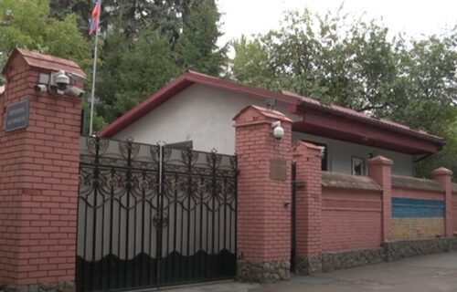 Napadnut Generalni konzulat Rusije u Ukrajini: Ambasada zahteva HITNE MERE