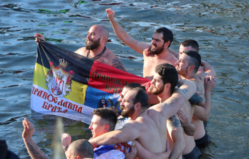 LEDENA voda im nije prepreka: Za BOGOJAVLJENJE plivalo više nego za Svetog Iliju u avgustu (FOTO)