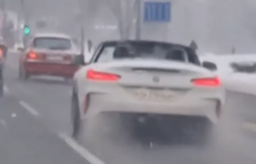 Beograđani ostali ŠOKIRANI prizorom: Vozač  kabrioleta uživao u snegu, pogledajte kako vozi (VIDEO)