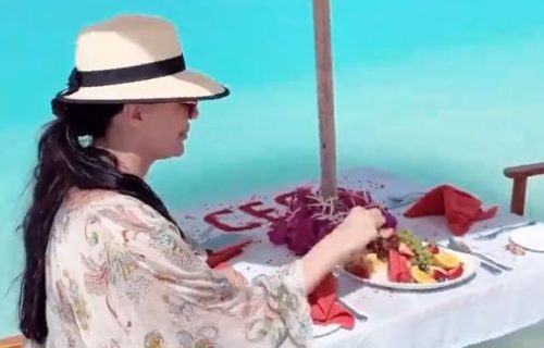 Ceca UŽIVA na Maldivima: Pevačica se ODUŠEVILA, na stolu je sačekalo prelepo IZNENAĐENJE (FOTO)