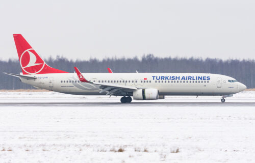 DRAMA u zavejanom avionu u Istanbulu: Ljudi proveli sedam sati u ugašenom avionu bez kiseonika