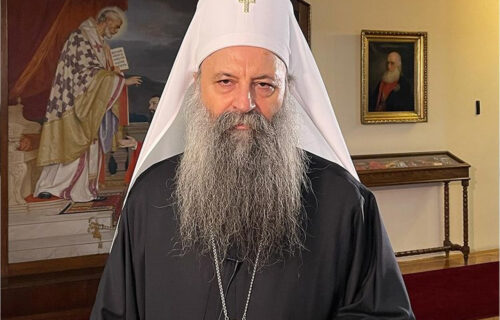 Patrijarh Porfirije gliserom stigao do Herceg Novog: Poglavar SPC dočekan uz manastirska zvona (FOTO)