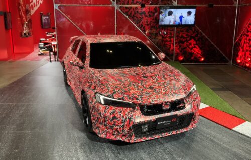 Honda Civic Type R debitovala u Tokiju: Ispod haube "krije" 306 konja (VIDEO)