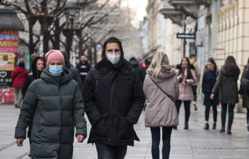 Bliži se KRAJ PANDEMIJE: Svi ublažavaju mere, jedna od najvećih država sveta ukida obavezno nošenje maski