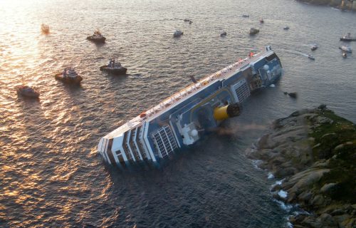 Drama na Mediteranu, TONE brod sa 400 LJUDI: Kapetan NESTAO, lađa ostala i bez goriva