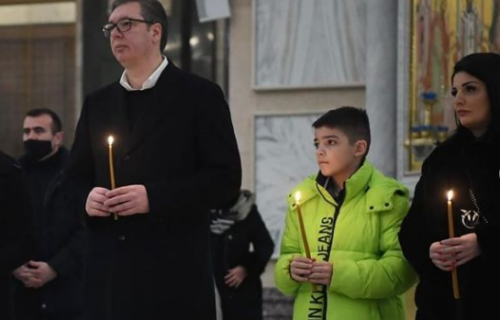 Vučić u Hramu Svetog Save: Predsednik Srbije zapalio sveću za Olivera Ivanovića (FOTO+VIDEO)