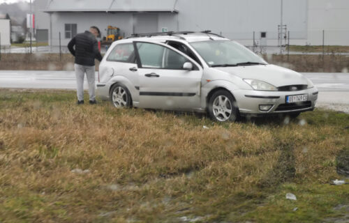 Saobraćajna nesreća na Ibarskoj magistrali: Direktan sudar DVA automobila u Preljini (FOTO)