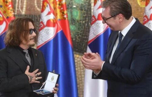 Vučić objavio fotografiju sa Džonijem Depom: Podelio i SNAŽNU PORUKU koju je glumac uputio (FOTO)