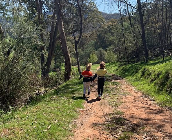 Brat-i-sestra-australija-Snake-Catcher-V