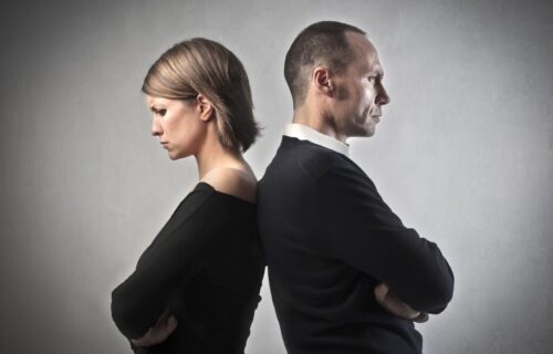 Uništavanje braka u četiri koraka: Loše navike koje garantovano dovode do RAZVODA