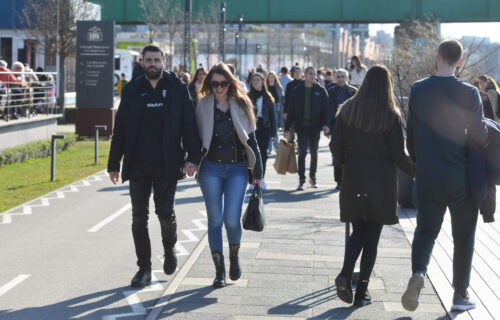 Danas TOPLO i sunčano, temperatura do 25 stepeni: Evo kakvo nas VREME očekuje tokom vikenda