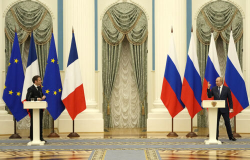 Putin i Makron završili razgovor posle pet sati: Još postoji šansa da se pronađe miran put za Evropu