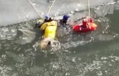 Više sreće nego pameti: Upali su u ZALEĐENO JEZERO - u pravom trenutku! (VIDEO)