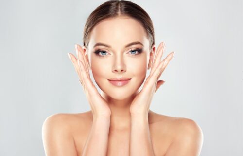 Masaža lica u 4 koraka: Ublažite bore i izbrišite godine sa svoje kože