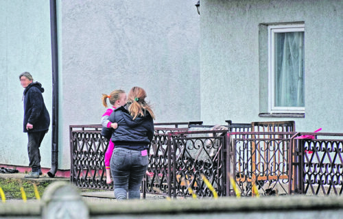 DVE VERZIJE uzroka požara u Obrenovcu: Dete živo izgorelo u svom krevecu, majka otišla po ručak (FOTO)