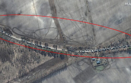 Ovako RUSKA VOJSKA ide na Kijev: Kolona duga 64 kilometra, na satelitskim snimcima i bacači raketa (FOTO)