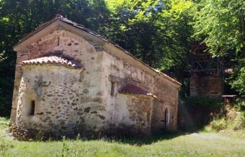 Ruski kozaci posetili srpski manastir LEKOVITE vode: Pre ofanzive u Ukrajini bili na našem svetom mestu