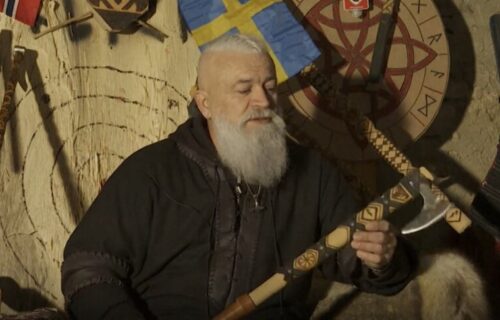 Hercegovac postao VIKING i napravio brod: Sada se zove Ragnar i svakog dana baca sekire (VIDEO)