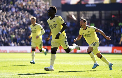 Arsenal juri ka Ligi šampiona: Saka sam doneo pobedu "tobdžijama" u Birmingemu! (VIDEO)