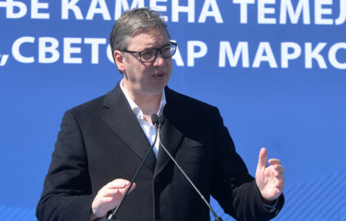 Vučić o NAPADIMA Đilasovih medija: Dosta ljudi ide vozom, možda postoje oni kojima nije stalo do Srbije