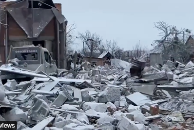 Granatiran Sumi u blizini granice sa Rusijom: Stravični prizori grada sravnjenog sa zemljom (VIDEO)