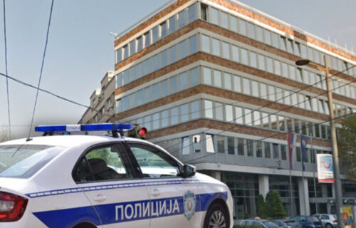 DETALJI UPADA u zgradu RTS-a: Policija privela 40 članova organizacije "Dostojni Srbije"