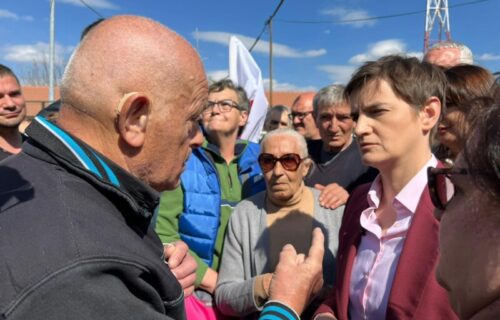 Brnabić sa građanima Sremčice: "Jedina granica jesu samo naši snovi" (FOTO+VIDEO)