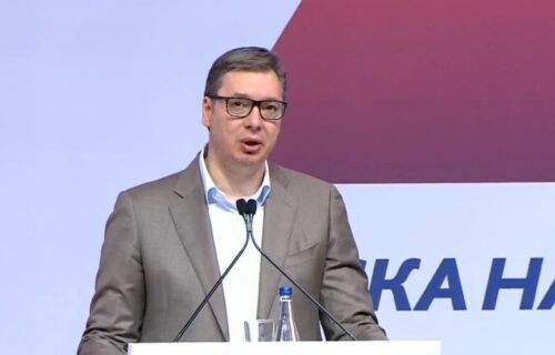 Vučić u Nišu: Da nikome više ne padne na pamet da NAPADA našu zemlju i našu decu (FOTO)