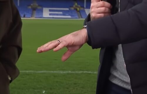 Neverovatna scena: Legendarni fudbaler i trener slomio ruku dok je slavio pobedu svog tima! (FOTO+VIDEO)