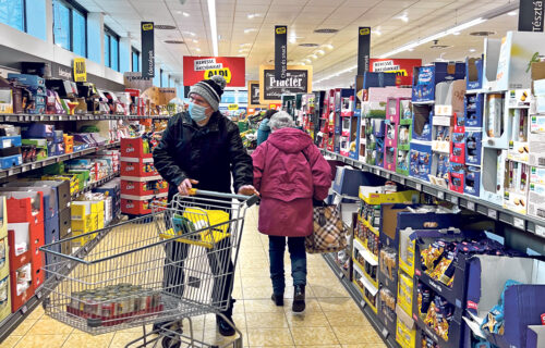 Mađarska više nije ŠOPING RAJ: Omiljena destinacija srpskih kupaca ni bleda senka nekadašnje "šverc Meke"