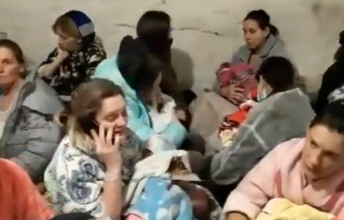 NAJPOTRESNIJI SNIMAK iz Ukrajine: Majke sa bebama u naručju u SKLONIŠTU dečije bolnice (VIDEO)