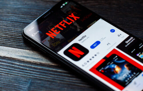 Netflix počeo da naplaćuje DELJENJE lozinki: Za sada su uspeli da stvore samo ogromnu ZBRKU