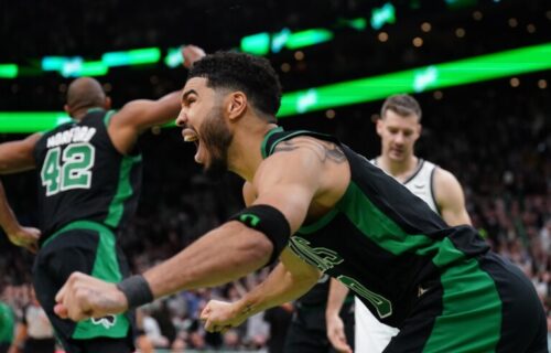 Spektakl u TD Gardenu: Tejtum sa zvukom sirene doneo pobedu Bostonu protiv Bruklina! (VIDEO)